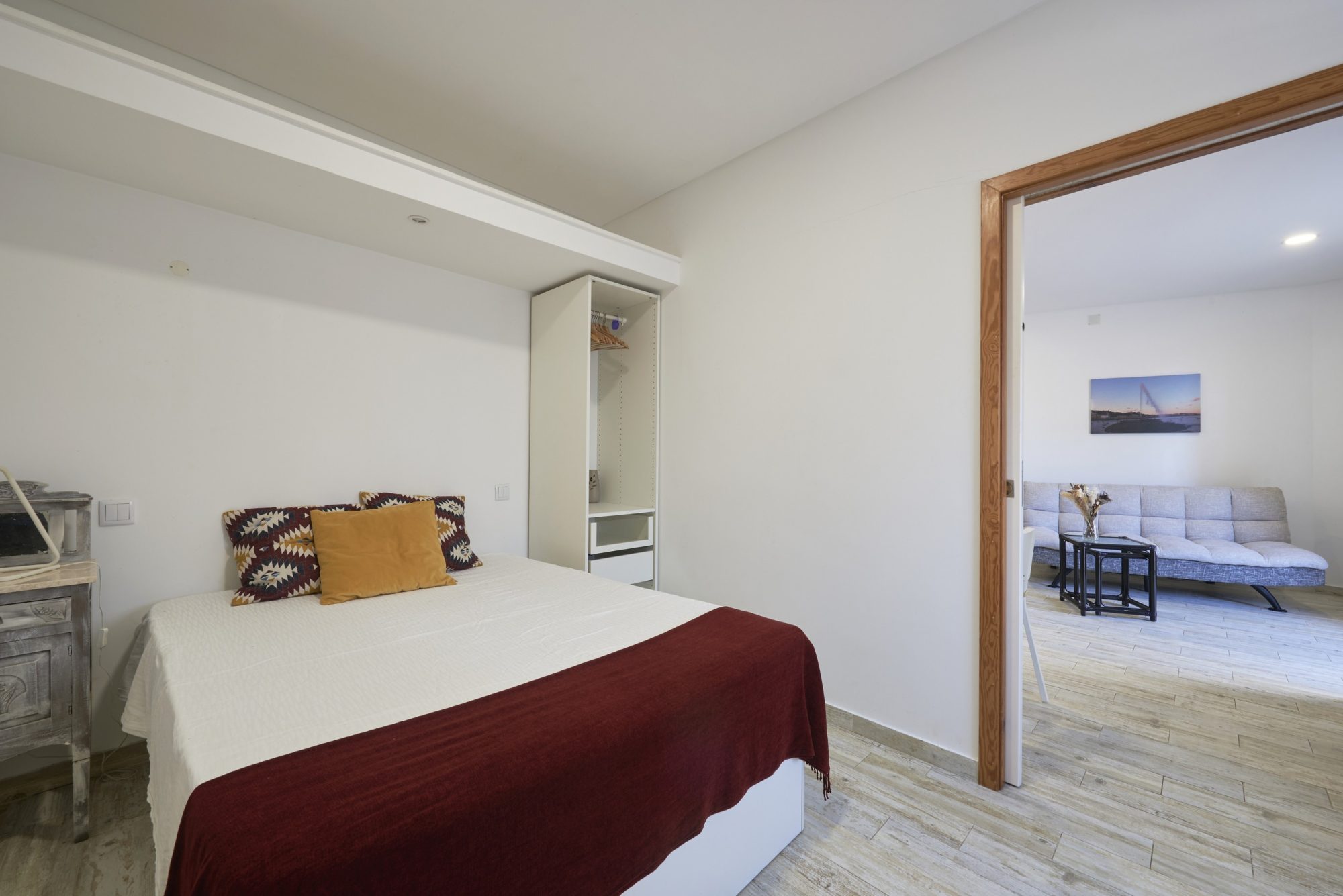 Rent Room Lisbon – Paço de Arcos 27# – Bedroom