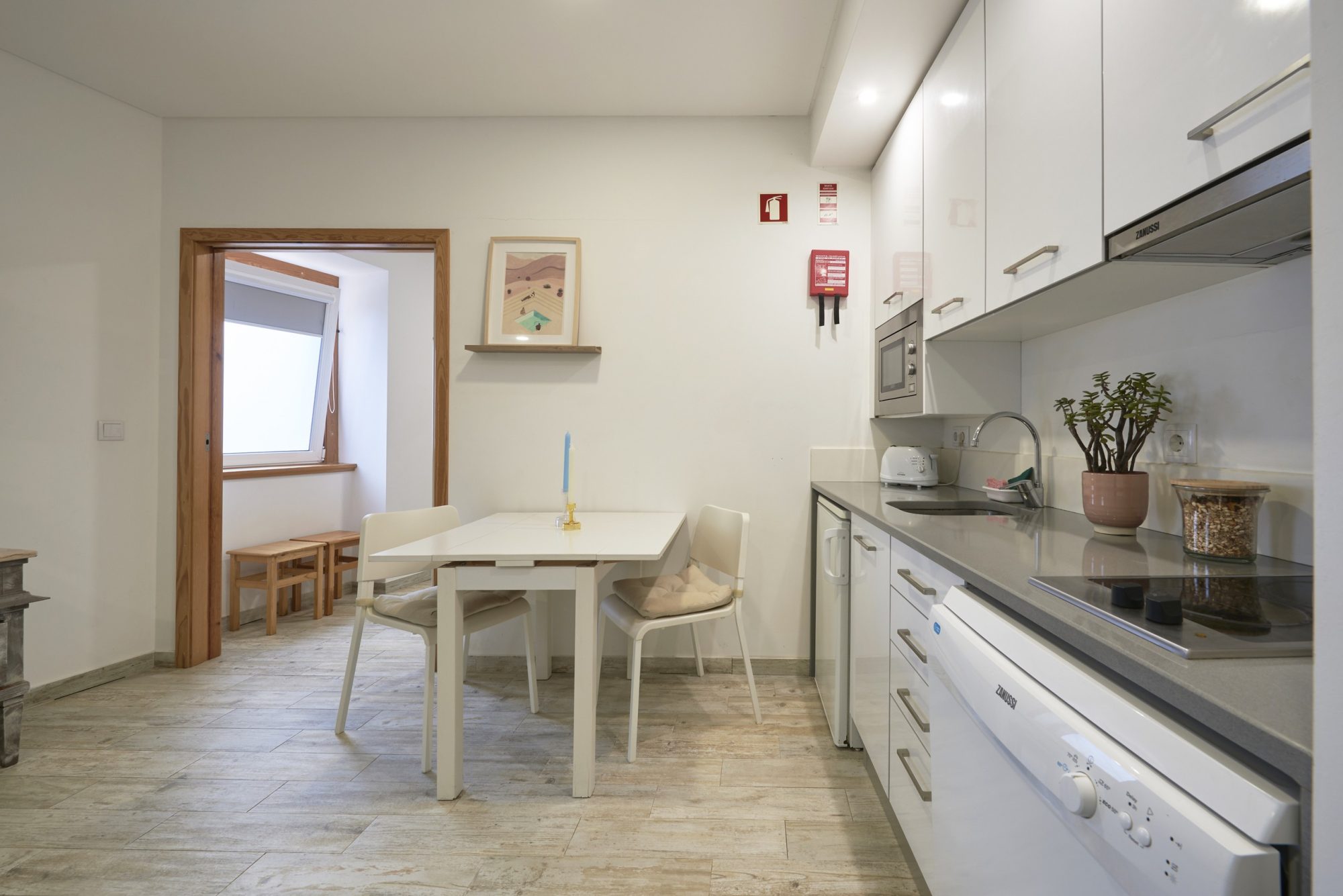 Rent Room Lisbon – Paço de Arcos 27# – Kitchen