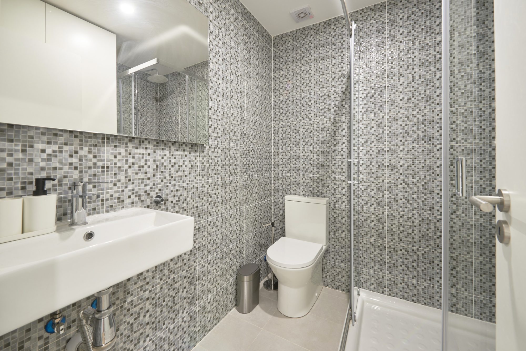 Rent Room Lisbon – Alvalade 20# – Bathroom