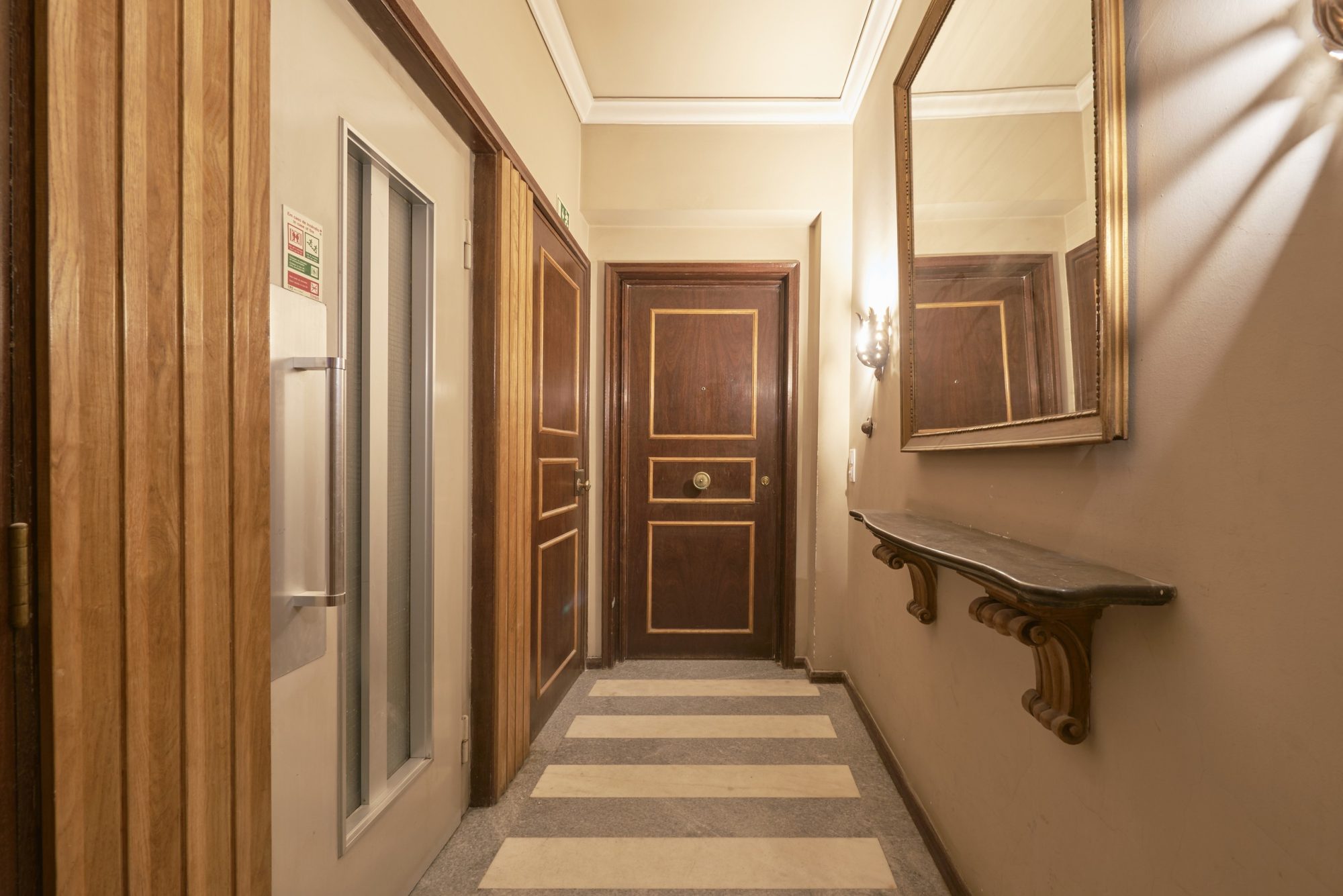 Rent Room Lisbon – Alvalade 20# – Building